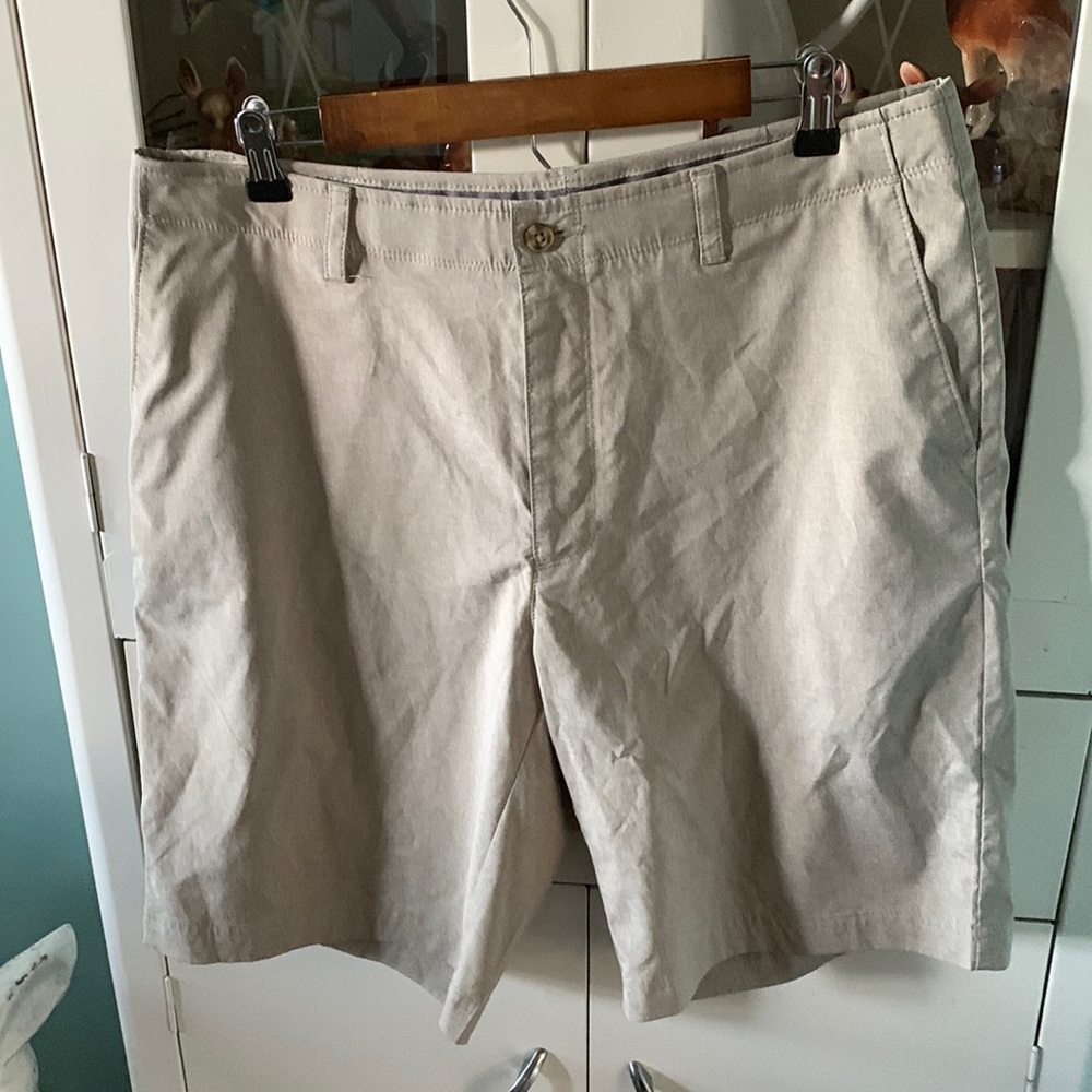 PGA tour sz 36 golf shorts euc